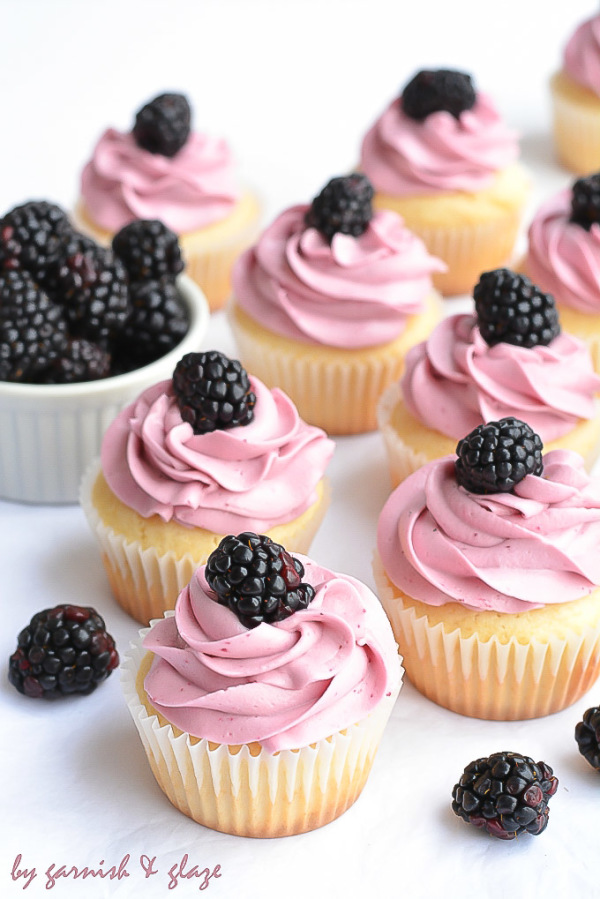 blackberry cupcakes