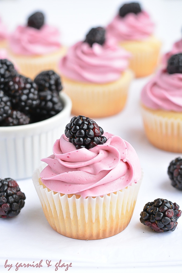 blackberry cupcakes