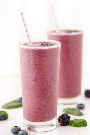 Berry Spinach Smoothie - Garnish & Glaze