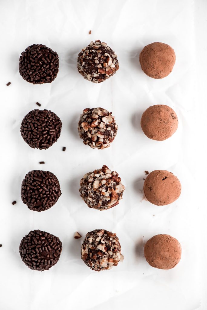 4-Ingredient Chocolate Truffles - Garnish & Glaze