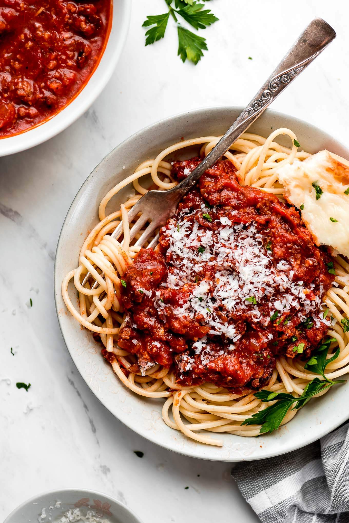 Slow Cooker Spaghetti Meat Sauce Garnish Glaze