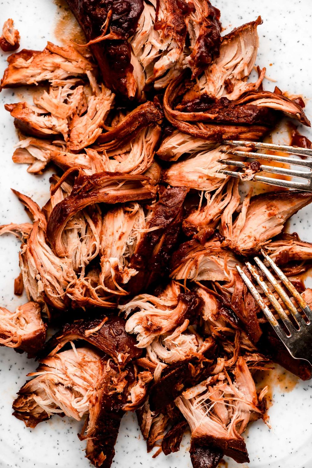 slow-cooker-shredded-bbq-chicken-garnish-glaze